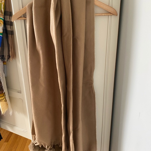 Boutique Vintage Pom Pom Scarf & Wrap Shawl - Picture 3 of 7